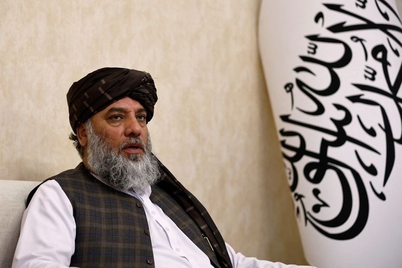 &copy; Reuters. نور الدين عزيزي وزير الصناعة والتجارة بالوكالة في أفغانستان خلال مقابلة مع رويترز في السفارة الأفغانية ببكين يوم 19 أكتوبر تشرين الأول 2023. ت