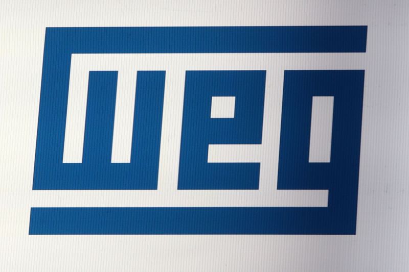 &copy; Reuters. FOTO DE ARCHIVO: El logotipo de la compañía Weg se muestra en una pantalla en la Bolsa de Valores B3 de Brasil en Sao Paulo, Brasil. 25 de julio de 2019. REUTERS/Amanda Perobelli/Archivo