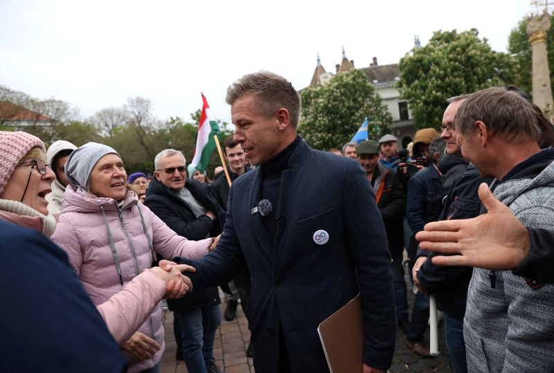 &copy; Reuters. FILE PHOTO: Peter Magyar, former government insider and leader of the Respect and Freedom (TISZA) Party meets with supporters at an EP election campaign tour in Szekszard, Hungary, April 24, 2024. REUTERS/Bernadett Szabo/File Photo