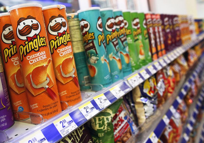 &copy; Reuters. Cans of Pringles are seen on display in New York April 5, 2011. REUTERS/Shannon Stapleton 