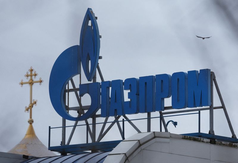 &copy; Reuters. FILE PHOTO: A view shows the Gazprom logo installed on the roof of building in Saint Petersburg, Russia February 5, 2024.  REUTERS/Anton Vaganov/File Photo