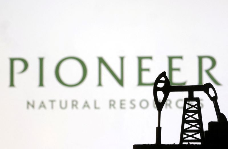 © Reuters. Pioneer Natural Resources logo is seen in this illustration taken, October 8, 2023. REUTERS/Dado Ruvic/Illustration