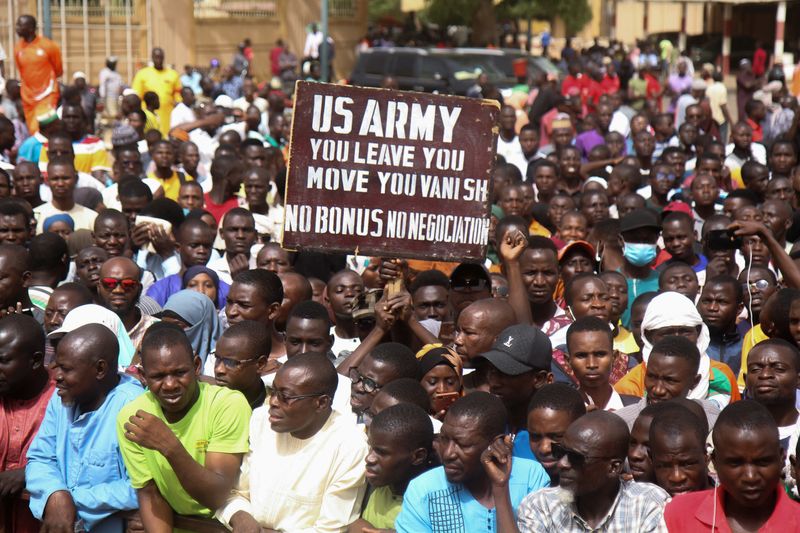 &copy; Reuters. Manifestation au Niger en protestation contre la présence militaire américaine, à Niamey, au Niger. /Photo prise le 13 avril 2024/REUTERS/Mahamadou Hamidou