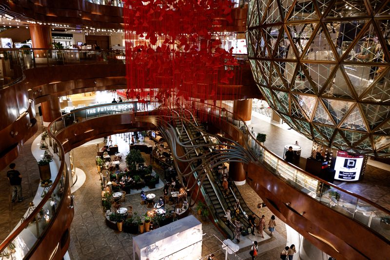 &copy; Reuters. FILE PHOTO: A general view of K11 MUSEA, a shopping mall in Tsim Sha Tsui, Hong Kong, China April 29, 2024. REUTERS/Tyrone Siu/File Photo