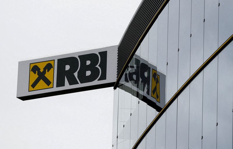 © Reuters. FILE PHOTO: The logo of Raiffeisen Bank International (RBI) is pictured on its headquarters in Vienna, Austria March 13, 2019.   REUTERS/Leonhard Foeger/File Photo