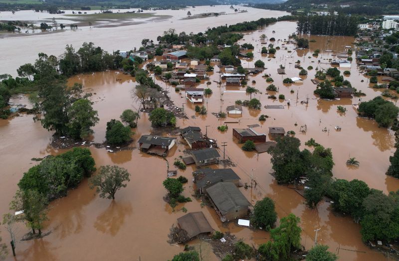 &copy; Reuters. صورة ملتقطة من الجو تظهر المنطقة التي تضررت جراء الأمطار الغزيرة في ولاية ريو جراندي دو سول في أقصى جنوب البرازيل يوم الثالث من مايو أيار 2024.