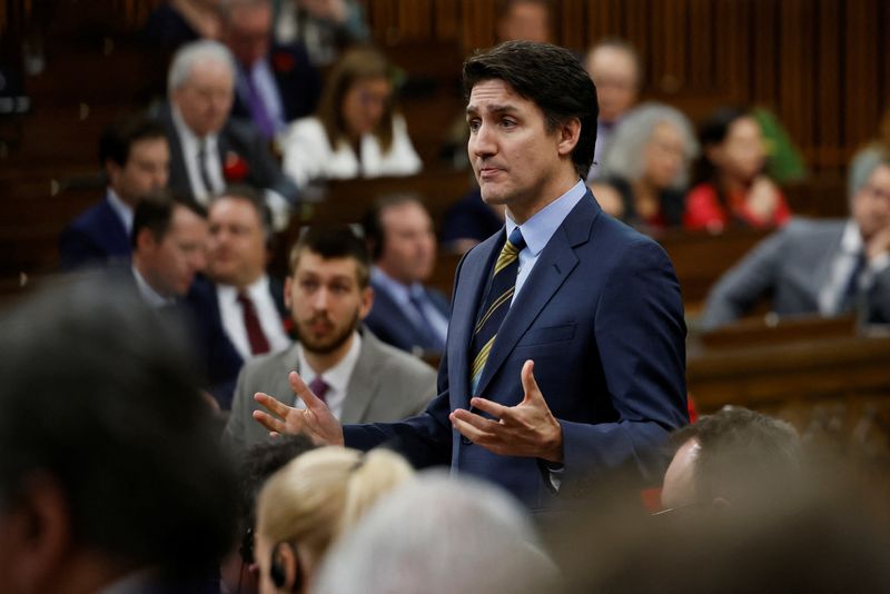 &copy; Reuters. FILE PHOTO: Canada's Prime Minister Justin Trudeau speaks as Parliament's Question Period resumes, a day after Canada's Conservative Party of Canada leader Pierre Poilievre was ejected from the House of Commons, after he called Prime Minister Justin Trude