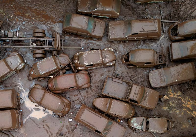 &copy; Reuters. A drone view shows vehicles in the area affected by the floods, in Encantado, Rio Grande do Sul state, Brazil, May 3, 2024. REUTERS/Diego Vara/ File Photo