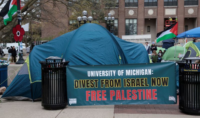 Pro-Palestinian protests briefly disrupt University of Michigan graduation