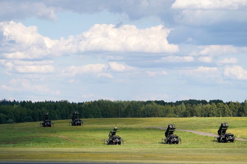 &copy; Reuters. Imagen de archivo de sistemas de defensa aéreos Patriot en el aeropuerto de Vilna, Lituania. 7 julio 2023. REUTERS/Janis Laizans