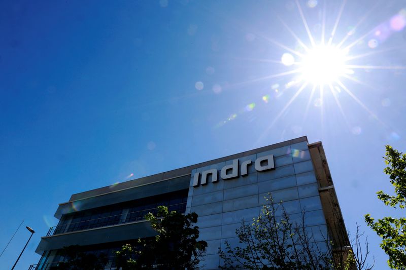&copy; Reuters. The logo of Spanish technology company Indra is seen on their offices in Madrid, Spain, April 23, 2024. REUTERS/Susana Vera/File Photo
