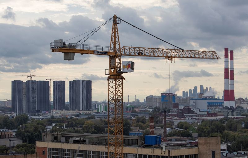 &copy; Reuters. A general view of a Liebherr construction crane with city skyline in the background in Moscow, Russia August 24, 2020. REUTERS/Maxim Shemetov/File Photo