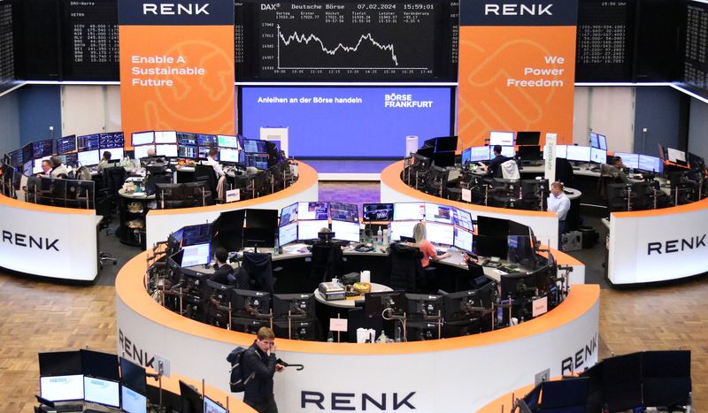 &copy; Reuters. The German share price index DAX graph is pictured at the stock exchange on the day of the RENK IPO in Frankfurt, Germany, February 7, 2024. REUTERS/Staff/File Photo