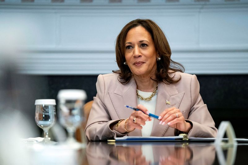 &copy; Reuters. U.S. Vice President Kamala Harris looks on during a roundtable on criminal justice in the Roosevelt Room at the White House in Washington, U.S. April 25, 2024. REUTERS/Bonnie Cash/File Photo