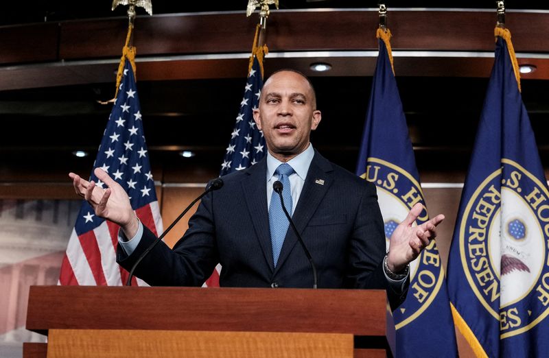 &copy; Reuters. FILE PHOTO: U.S. House of Representatives Democratic Leader Hakeem Jeffries (D-NY) gives his weekly press conference at the U.S. Capitol building in Washington, U.S., April 11, 2024. REUTERS/Michael A. McCoy/File Photo