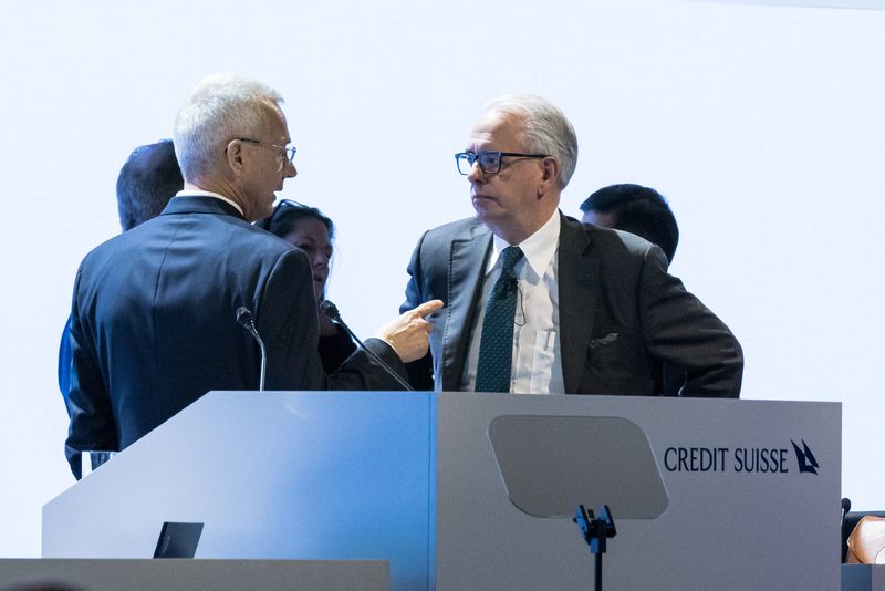&copy; Reuters. Il presidente di Credit Suisse, Axel Lehmann, e il Ceo di Credit Suisse, Ulrich Korner, intervengono durante l'assemblea generale annuale di Credit Suisse, due settimane dopo l'acquisizione da parte della rivale Ubs in un'operazione di salvataggio promoss