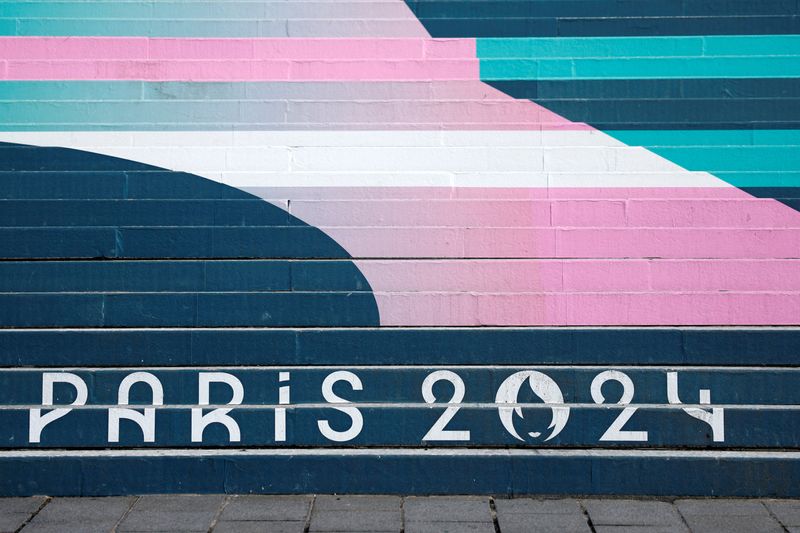 &copy; Reuters. Le logo de Paris 2024 sur les escaliers de la basilique du Sacré-Cœur à Paris. /Photo prise le 17 avril 2024/REUTERS/Sarah Meyssonnier