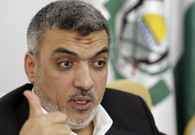 &copy; Reuters. عزت الرشق القيادي في حركة المقاومة الإسلامية (حماس) يتحدث خلال مقابلة مع رويترز بدمشق في صورة من أرشيف رويترز.