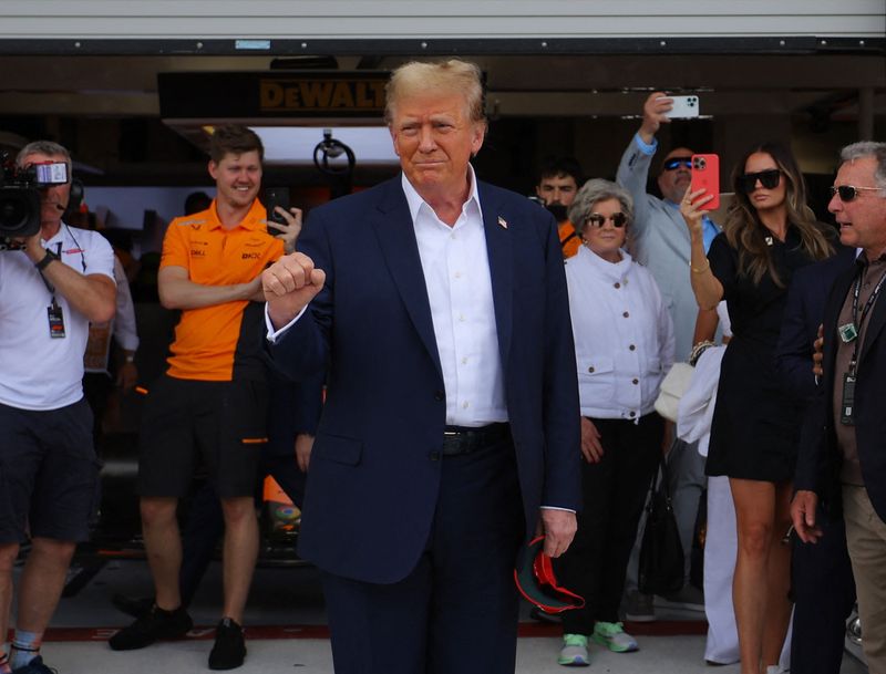 &copy; Reuters. FILE PHOTO: Formula One F1 - Miami Grand Prix - Miami International Autodrome, Miami, Florida, United States - May 5, 2024 Republican Presidential candidate and former U.S. President Donald Trump ahead of the Miami Grand Prix REUTERS/Brian Snyder/File Pho