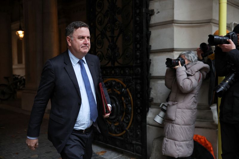 &copy; Reuters. Britain's Secretary of State for Work and Pensions Mel Stride walks on the day of a cabinet meeting in London, Britain, November 22, 2023. REUTERS/Hannah McKay/ File Photo