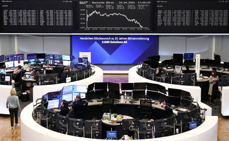 &copy; Reuters. FILE PHOTO: The German share price index DAX graph is pictured at the stock exchange in Frankfurt, Germany, April 24, 2024.     REUTERS/Staff