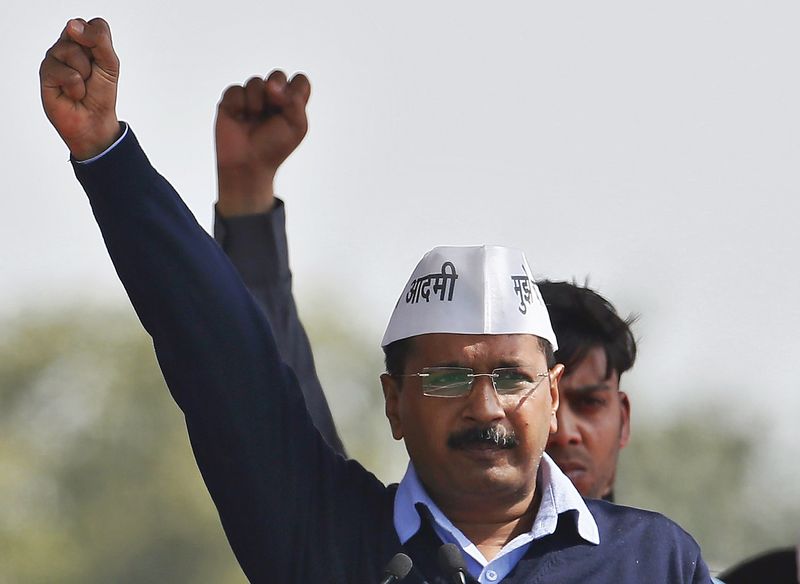 &copy; Reuters. Arvind Kejriwal, chief of Aam Aadmi (Common Man) Party (AAP), shouts slogans after taking the oath as the new chief minister of Delhi during a swearing-in ceremony at Ramlila ground in New Delhi February 14, 2015. REUTERS/Anindito Mukherjee/ File Photo