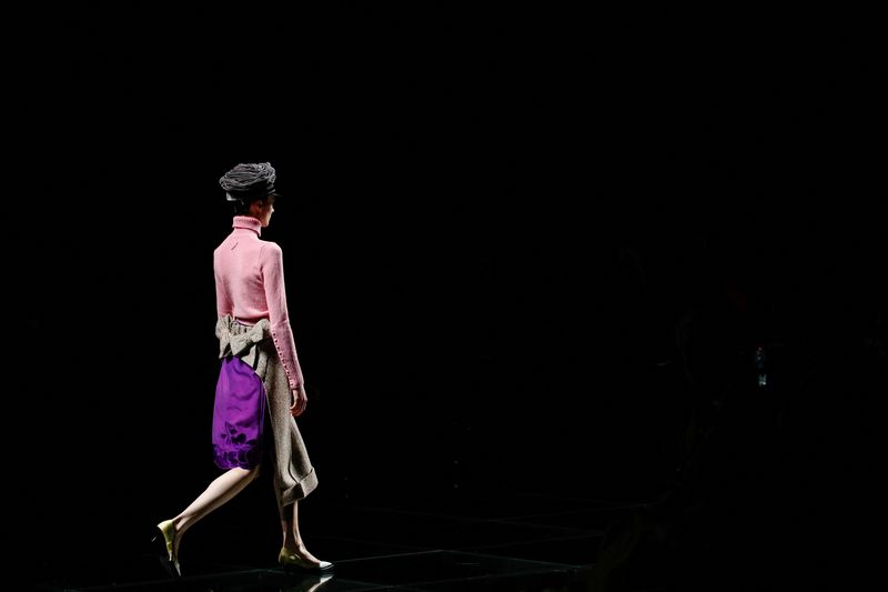 &copy; Reuters. A model presents a creation from the Prada Fall-Winter 2024/2025 collection during Fashion Week in Milan, Italy, February 22, 2024. REUTERS/Alessandro Garofalo/File Photo