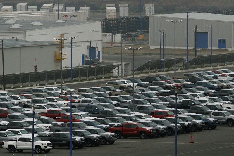 &copy; Reuters. Newly assembled vehicles are parked at the Toyota Motor Manufacturing plant in Baja California, Tijuana, Mexico May 31, 2019. REUTERS/Jorge Duenes/File Photo