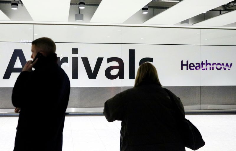 &copy; Reuters. FIL EPHOTO: Members of the public wait in the arrivals hall at Terminal 5 of Heathrow Airport in London, Britain, December 5, 2023. REUTERS/Alishia Abodunde/File photo