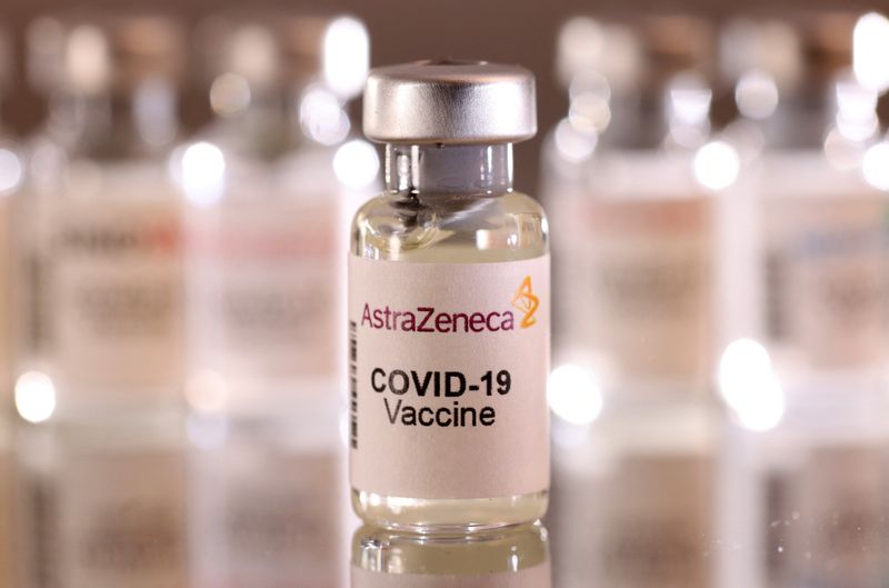 &copy; Reuters. FILE PHOTO: A vial labelled "AstraZeneca COVID-19 Vaccine" is seen in this illustration taken January 16, 2022. REUTERS/Dado Ruvic/Illustration/File Photo
