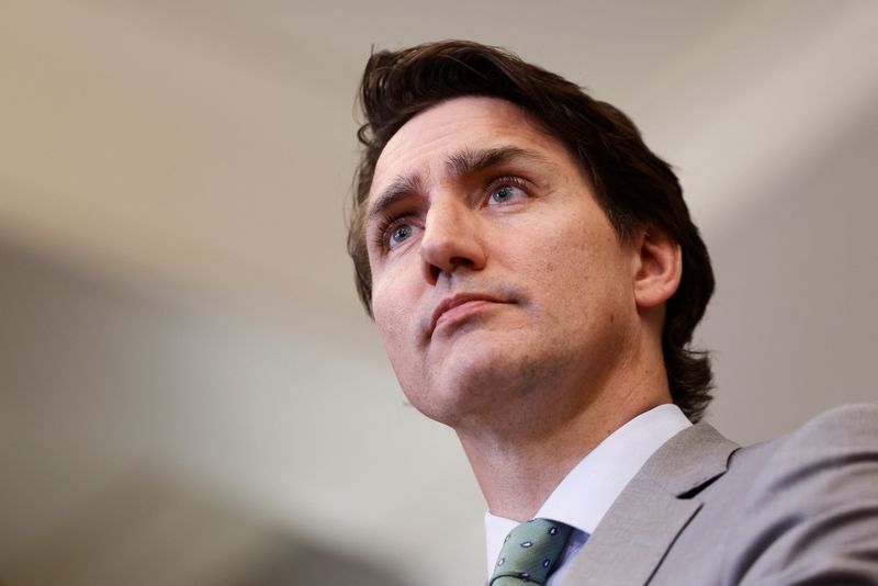 © Reuters. FILE PHOTO: Canada's Prime Minister Justin Trudeau holds a press conference in response to the release of a special report on foreign interference, on Parliament Hill in Ottawa, Ontario, Canada May 23, 2023. REUTERS/Blair Gable/File Photo