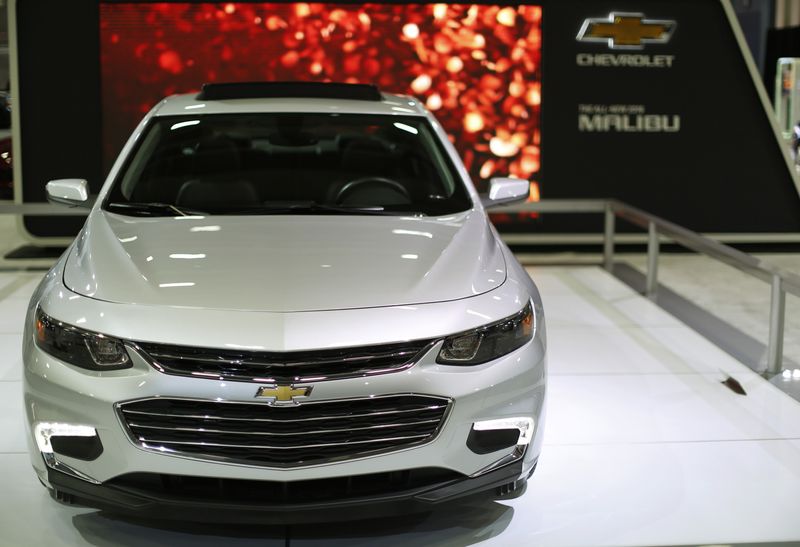 © Reuters. A 2016 Chevrolet Malibu is seen at the Washington Auto Show in Washington January 29, 2016.  REUTERS/Gary Cameron/File photo