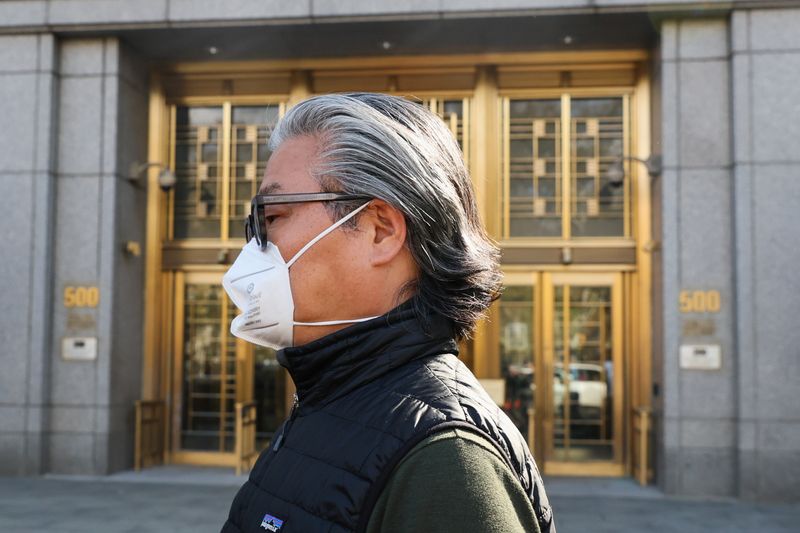 &copy; Reuters. Sung Kook (Bill) Hwang, the founder and head of a private investment firm known as Archegos exits the Manhattan federal courthouse in New York City, U.S., April 27, 2022. REUTERS/Shannon/File photo