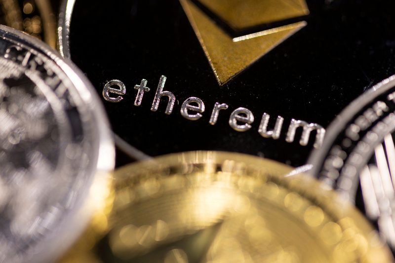 &copy; Reuters. FILE PHOTO: Representation of Ethereum, with its native cryptocurrency ether, is seen in this illustration taken November 29, 2021. REUTERS/Dado Ruvic/Illustration/File Photo