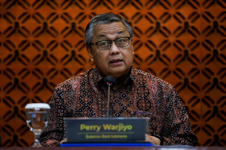 &copy; Reuters. インドネシア中央銀行のワルジヨ総裁は８日、４月に行った利上げが資本流入を促し為替相場を安定させたことから、追加利上げを行う必要はないとの見方を示した。写真は、２０２４年１