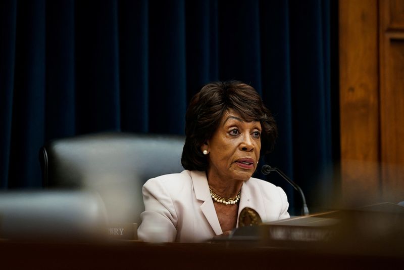 &copy; Reuters. FILE PHOTO: Chairwoman U.S. Representative Maxine Waters questions a witness during a U.S. House Financial Services Committee hearing titled “Holding Megabanks Accountable: Oversight of America’s Largest Consumer Facing Banks” on Capitol Hill in Was