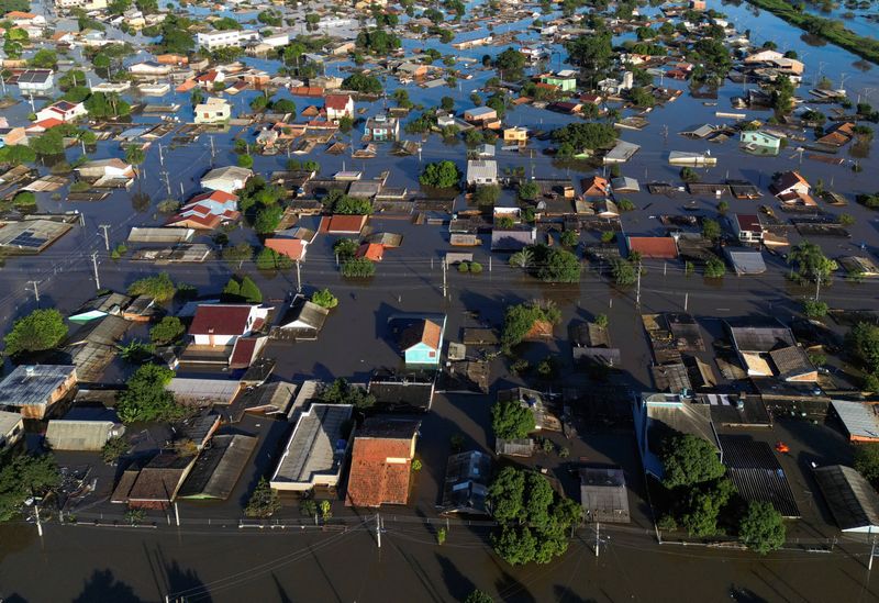 &copy; Reuters. Imagem de drone mostra o bairro inundado de Mathias Velho, em Canoas, Rio Grande do Sul
09/05/2024
REUTERS/Diego Vara