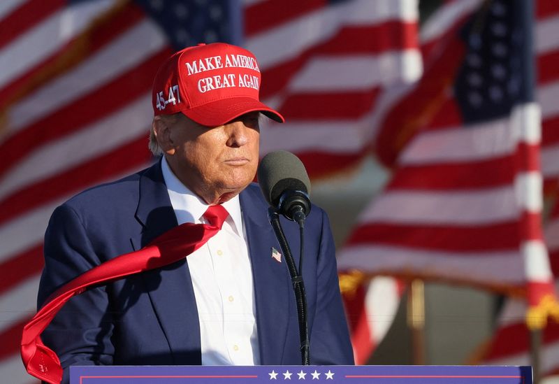 &copy; Reuters. Ex-presidente Donald Trump em evento de campanha em Freeland, Michigan, EUA
01/05/2024
REUTERS/Brendan McDermid