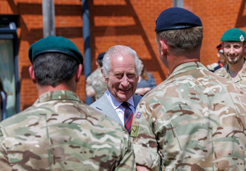 © Reuters. Rei Charles visita the 3 Escola Real de Engenharia Militar
09/05/2024
Jonathan Buckmaster/Pool via REUTERS