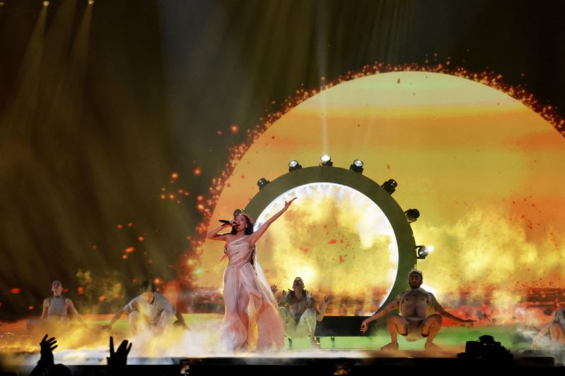 © Reuters. Eden Golan representing Israel performs on stage during the second semi-final of the 2024 Eurovision Song Contest, in Malmo, Sweden, May 9, 2024. REUTERS/Leonhard Foeger