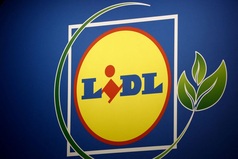 &copy; Reuters. FILE PHOTO: A Lidl grocery store logo is pictured during the International Agriculture Fair (Salon International de l'Agriculture) at the Porte de Versailles exhibition centre, in Paris, France, February 27, 2024. REUTERS/Benoit Tessier/File Photo