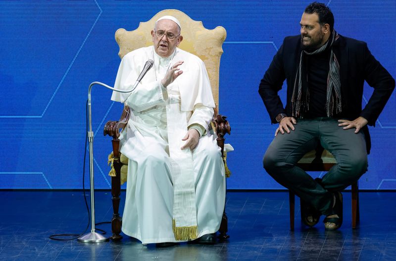 &copy; Reuters. Papa Francisco durante conferência em Roma
 10/5/2024   REUTERS/Remo Casilli