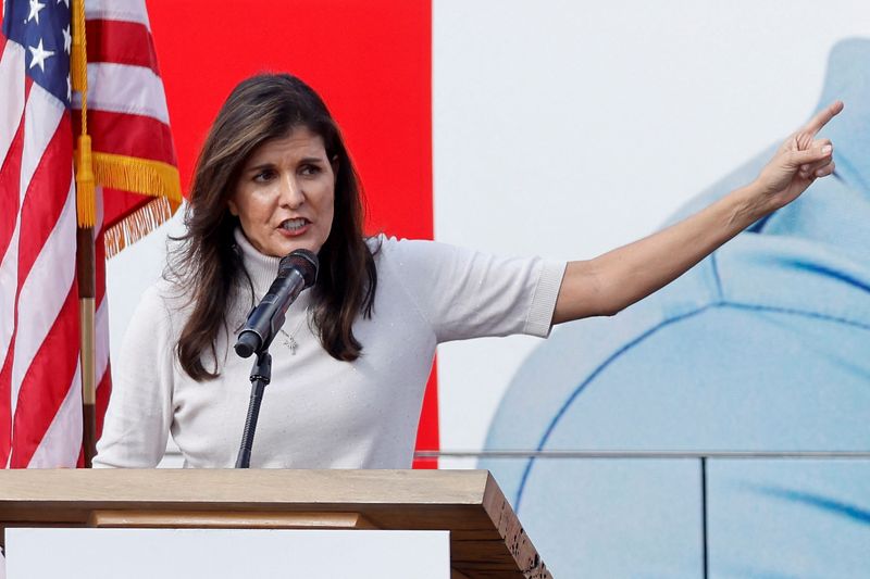 &copy; Reuters. FILE PHOTO: Former Trump administration U.S. Ambassador to the U.N. Nikki Haley campaigns for Georgia Republican candidate for U.S. Senate Herschel Walker at a rally with supporters in Hiram, Georgia, U.S. November 6, 2022. REUTERS/Jonathan Ernst/File Pho