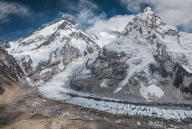 &copy; Reuters. A drone view shows Mount Everest along with Khumbu Glacier and base camp in Nepal, April 30, 2024. Seven Summit Treks/Handout via REUTERS/File Photo