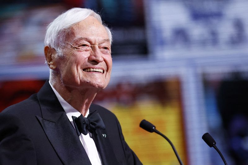 &copy; Reuters. FILE PHOTO: Roger Corman speaks on stage during the closing ceremony of the 76th Cannes Film Festival in Cannes, France, May 27, 2023. REUTERS/Gonzalo Fuentes/File Photo