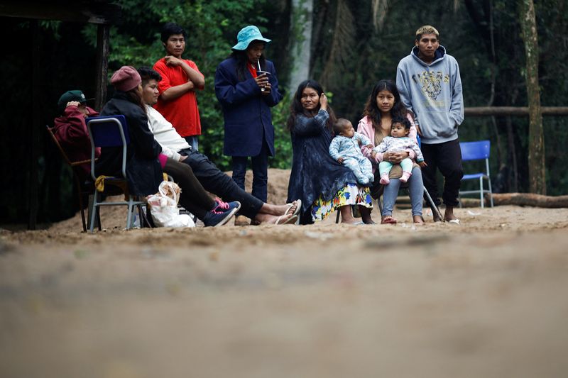 &copy; Reuters. Indígenas guaranis na aldeia Pindo Poty, em Porto Alegre
13/05/2024 REUTERS/Adriano Machado