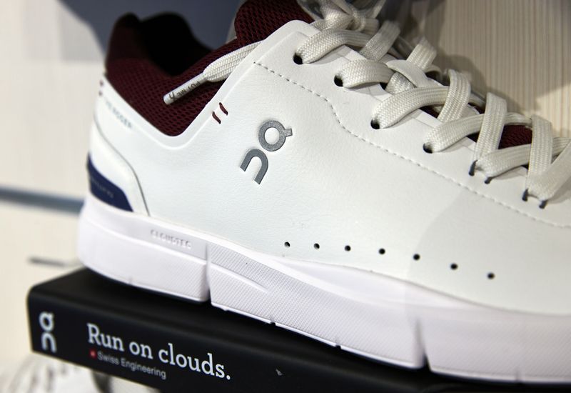 &copy; Reuters. FILE PHOTO: Shoe model "The Roger" by ON (Run on Clouds), a shoemaker backed by Swiss tennis player Roger Federer, is pictured in the Swiss Sport Style shop ahead of the Initial Public Offering (IPO), in Lausanne, Switzerland, September 14, 2021. REUTERS