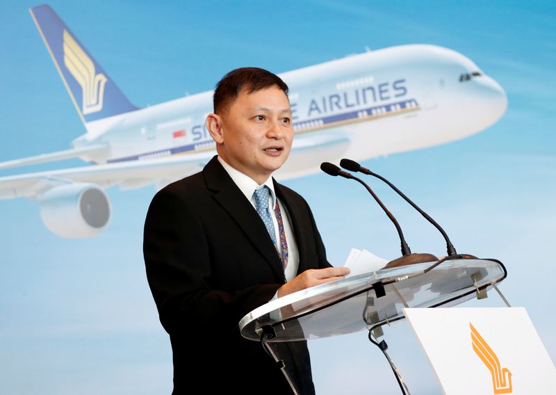 &copy; Reuters. FILE PHOTO: Singapore Airlines CEO Goh Choon Phong speaks before a tour of Singapore Airlines' A380 fitted with newly launched cabin products at Changi Airport in Singapore December 14, 2017. REUTERS/Edgar Su/File Photo