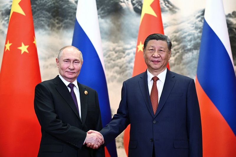 &copy; Reuters. Presidentes da Rússia, Vladimir Putin, e da China, Xi Jinping, em Pequim
16/05/2024 Sputnik/Sergei Guneev/Pool via REUTERS