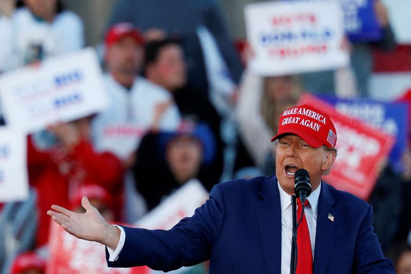 &copy; Reuters. FILE PHOTO: Former U.S. President and Republican presidential candidate Donald Trump attends a campaign rally in Wildwood, New Jersey, U.S., May 11, 2024. REUTERS/Evelyn Hockstein/File Photo